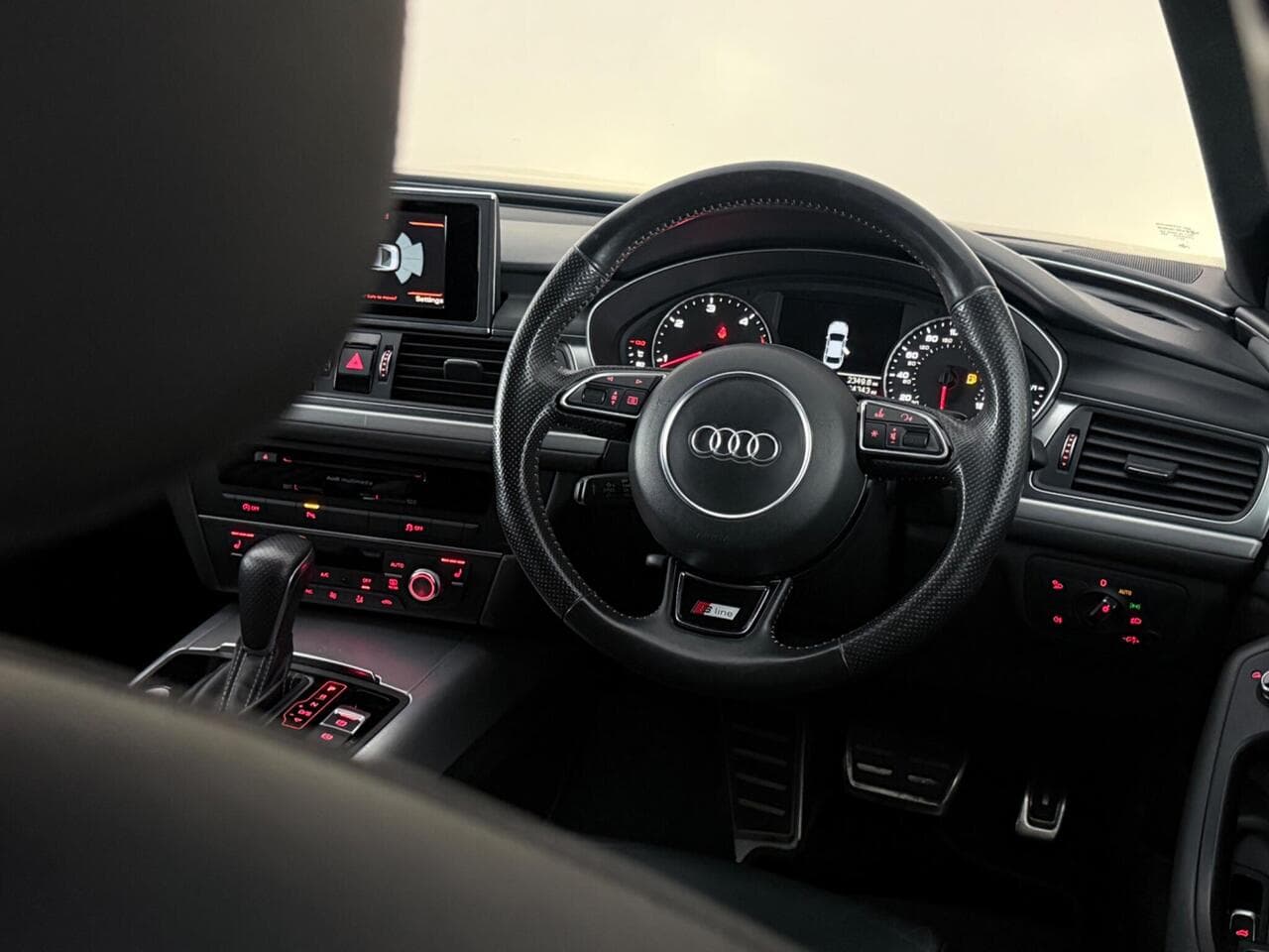 Audi A6 Saloon thumbnail Interior Front
