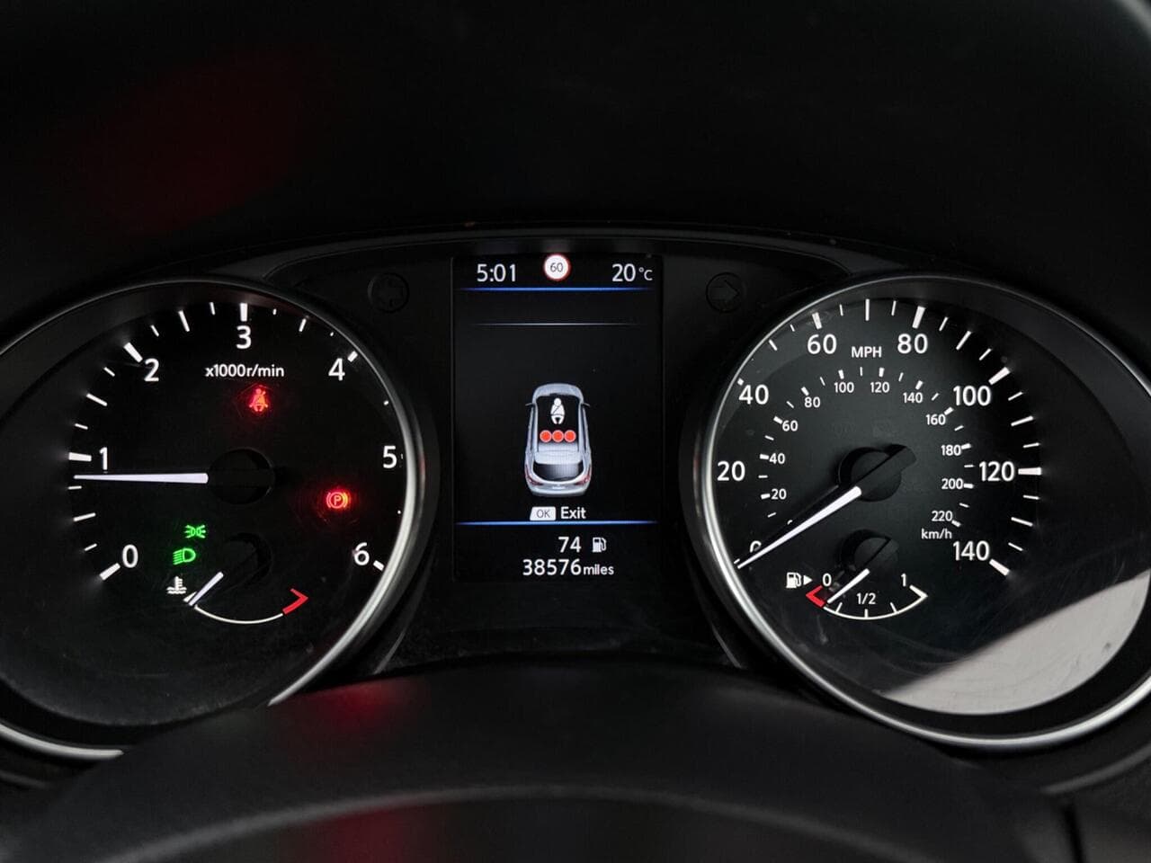Nissan Qashqai thumbnail Driver Instruments