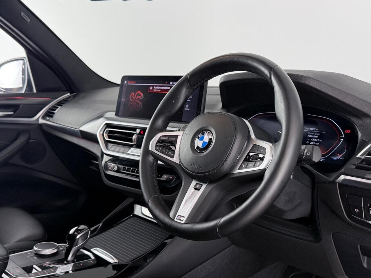 BMW X3 thumbnail Interior Front