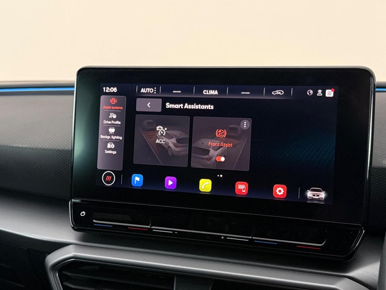 SEAT Leon thumbnail Infotainment System