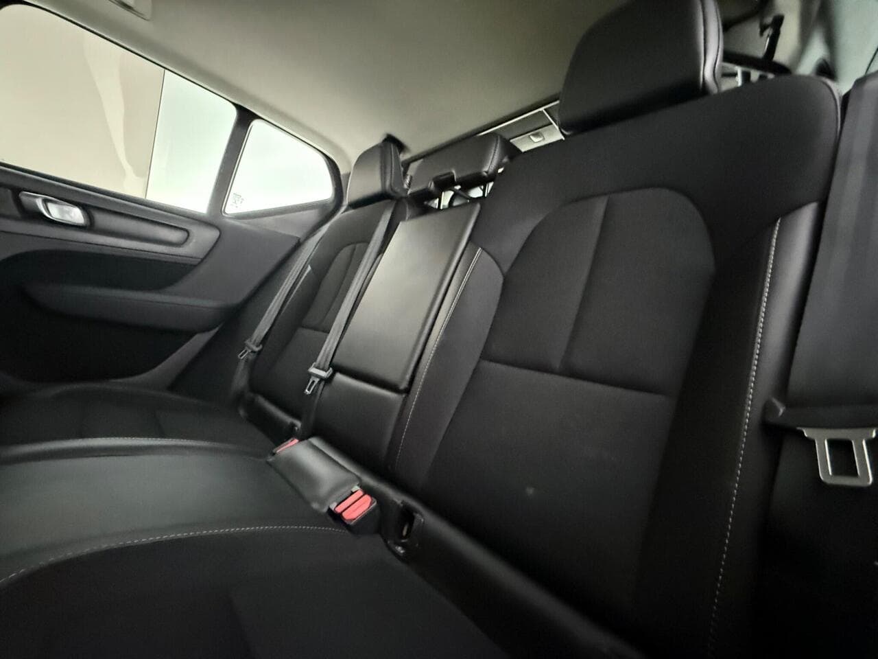 Volvo XC40 thumbnail Seats Rear