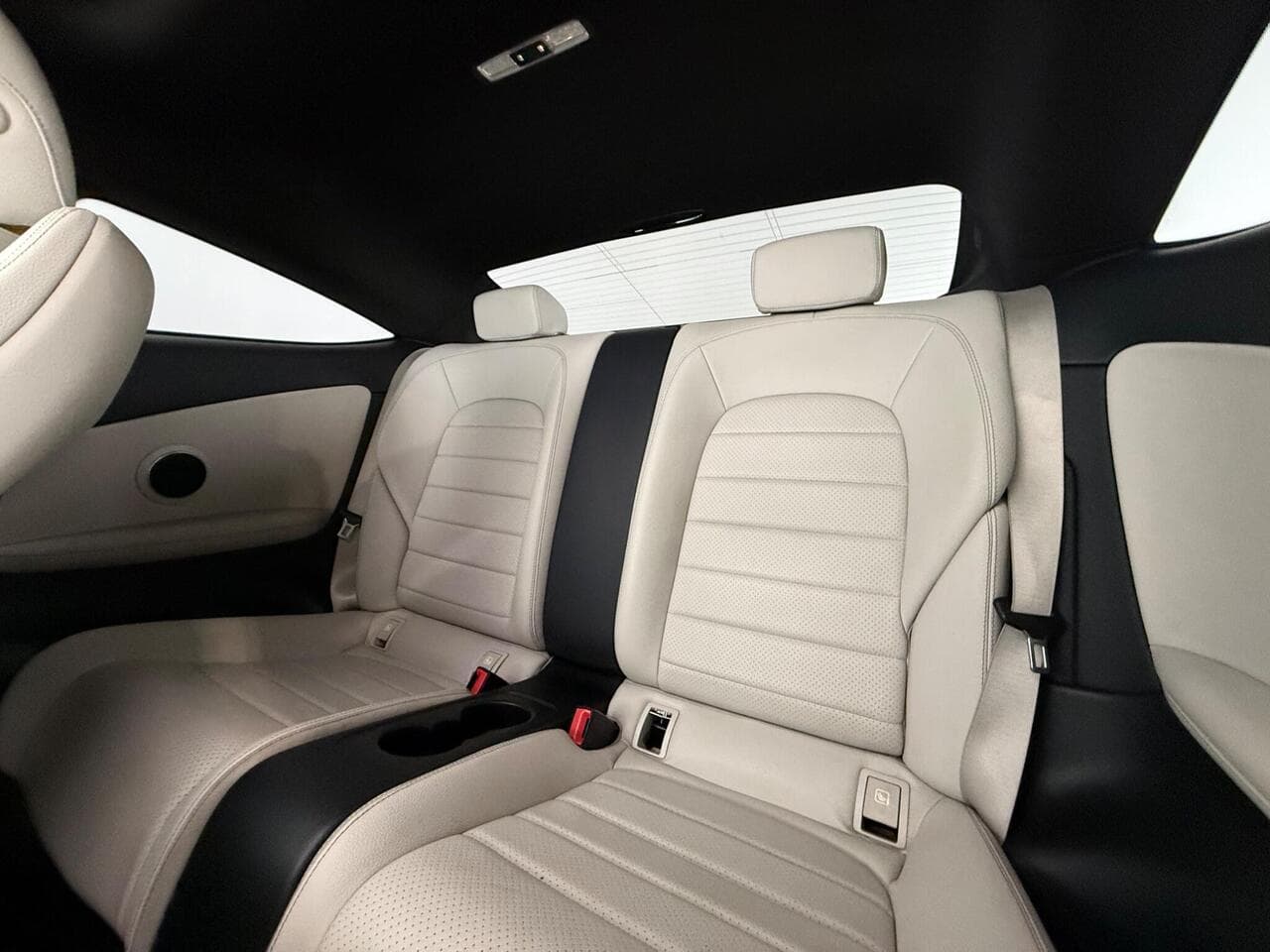 Mercedes-Benz C Class thumbnail Seats Rear