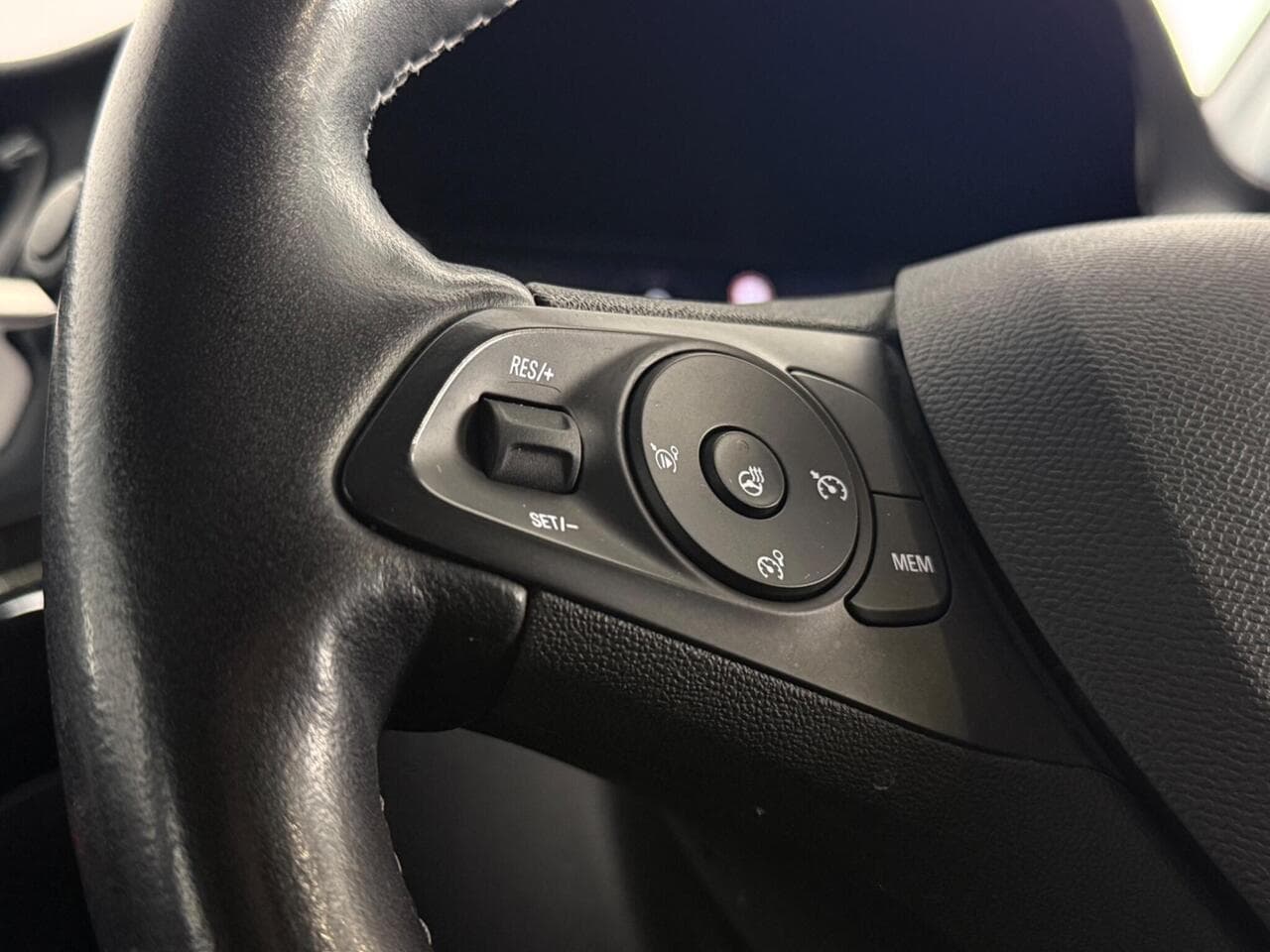 Vauxhall Corsa thumbnail Misc Controls
