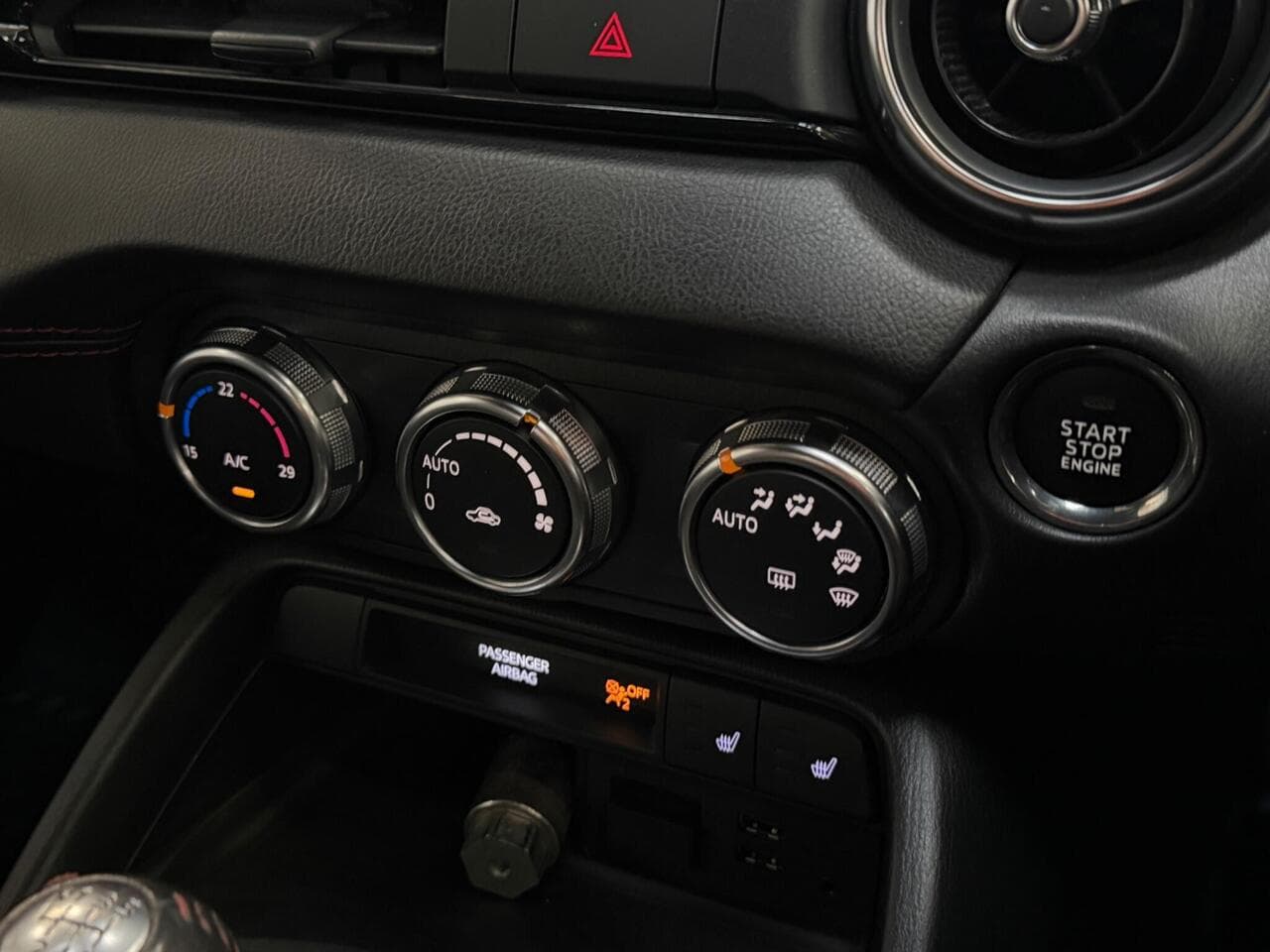 Mazda MX-5 thumbnail Misc Controls