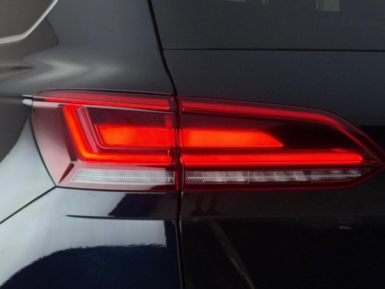 Volkswagen Touareg thumbnail Lights Rear