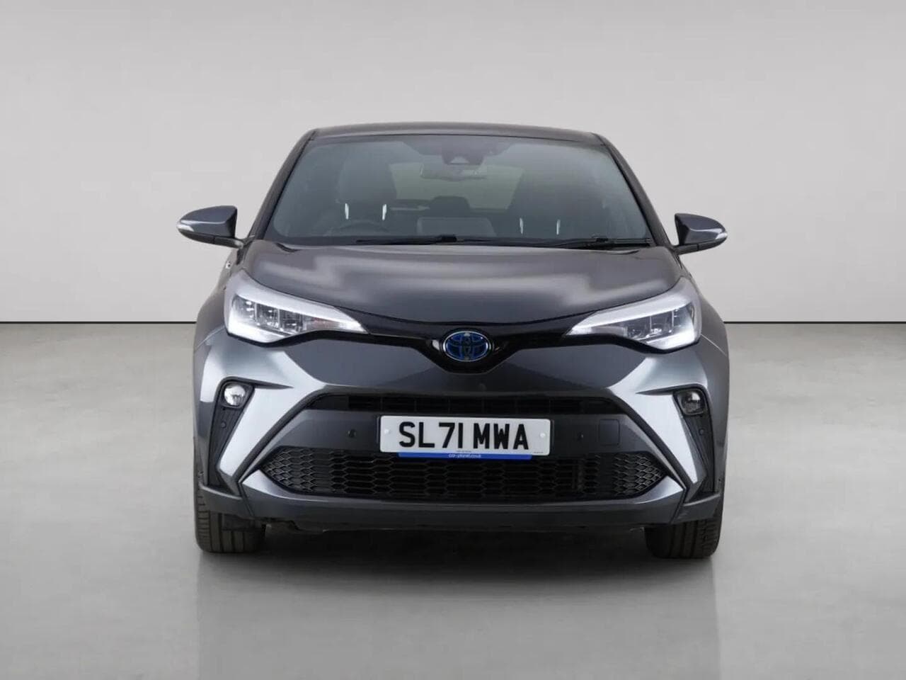 Toyota C-HR thumbnail Front