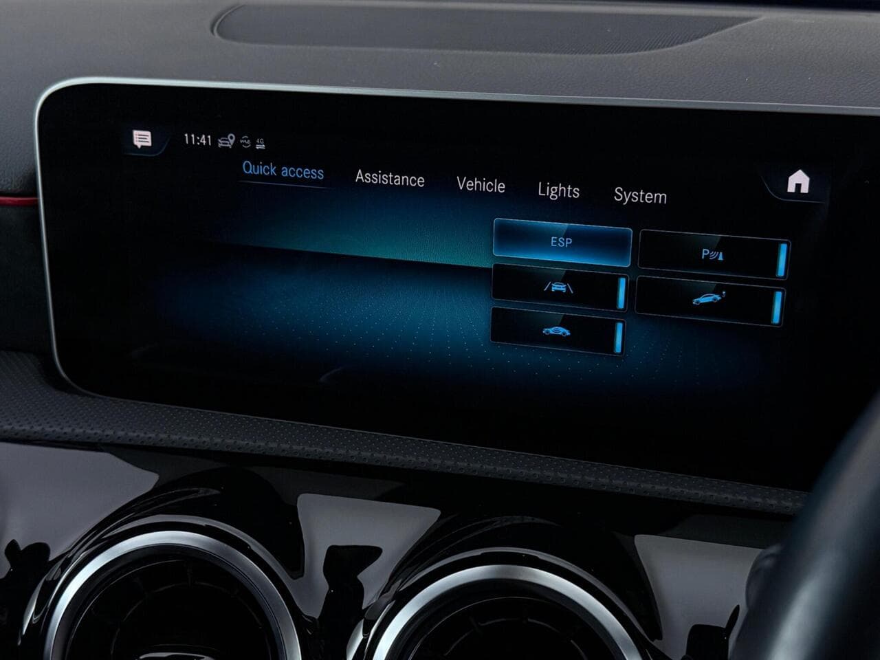 Mercedes-Benz A Class thumbnail Infotainment System