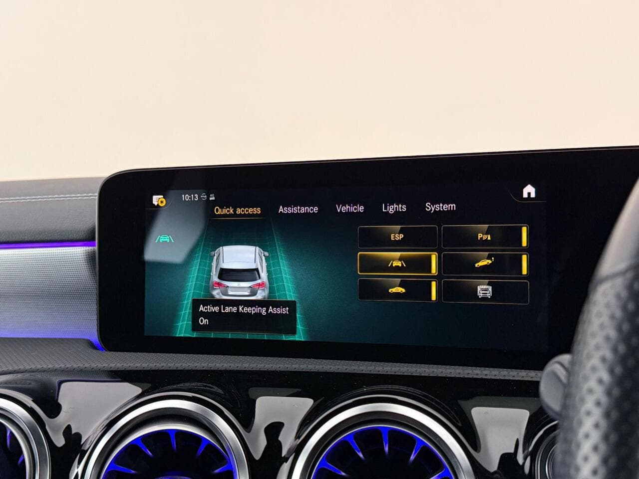 Mercedes-Benz A Class thumbnail Infotainment System