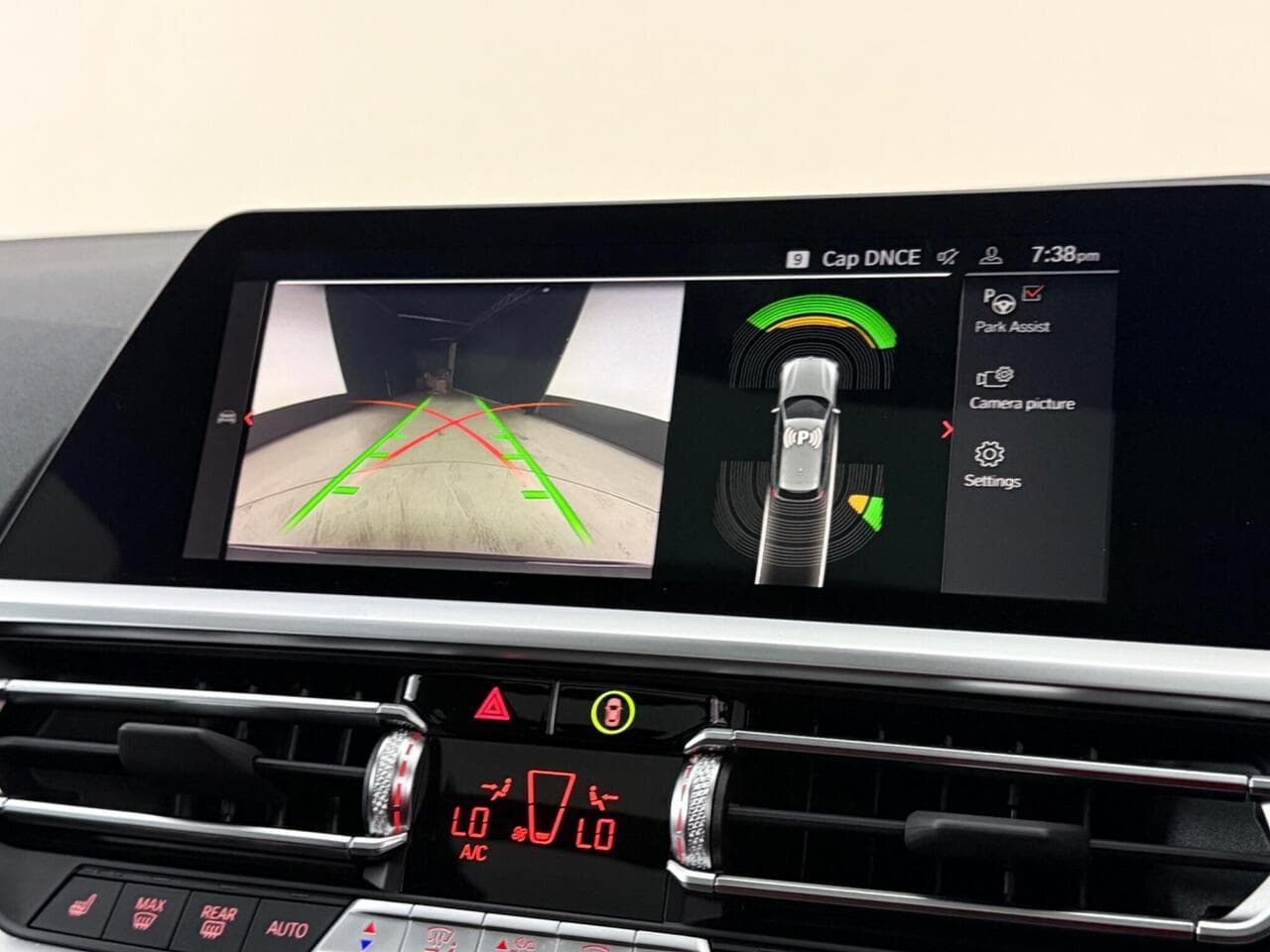 BMW 3 Series thumbnail Infotainment System