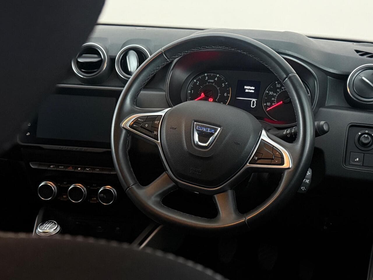 Dacia Duster thumbnail Steering Wheel
