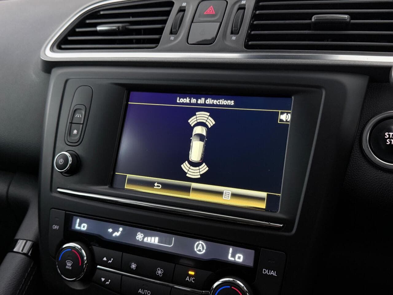 Renault Kadjar thumbnail Infotainment System