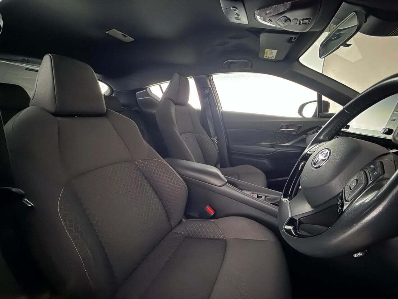 Toyota C-HR thumbnail Seat Driver