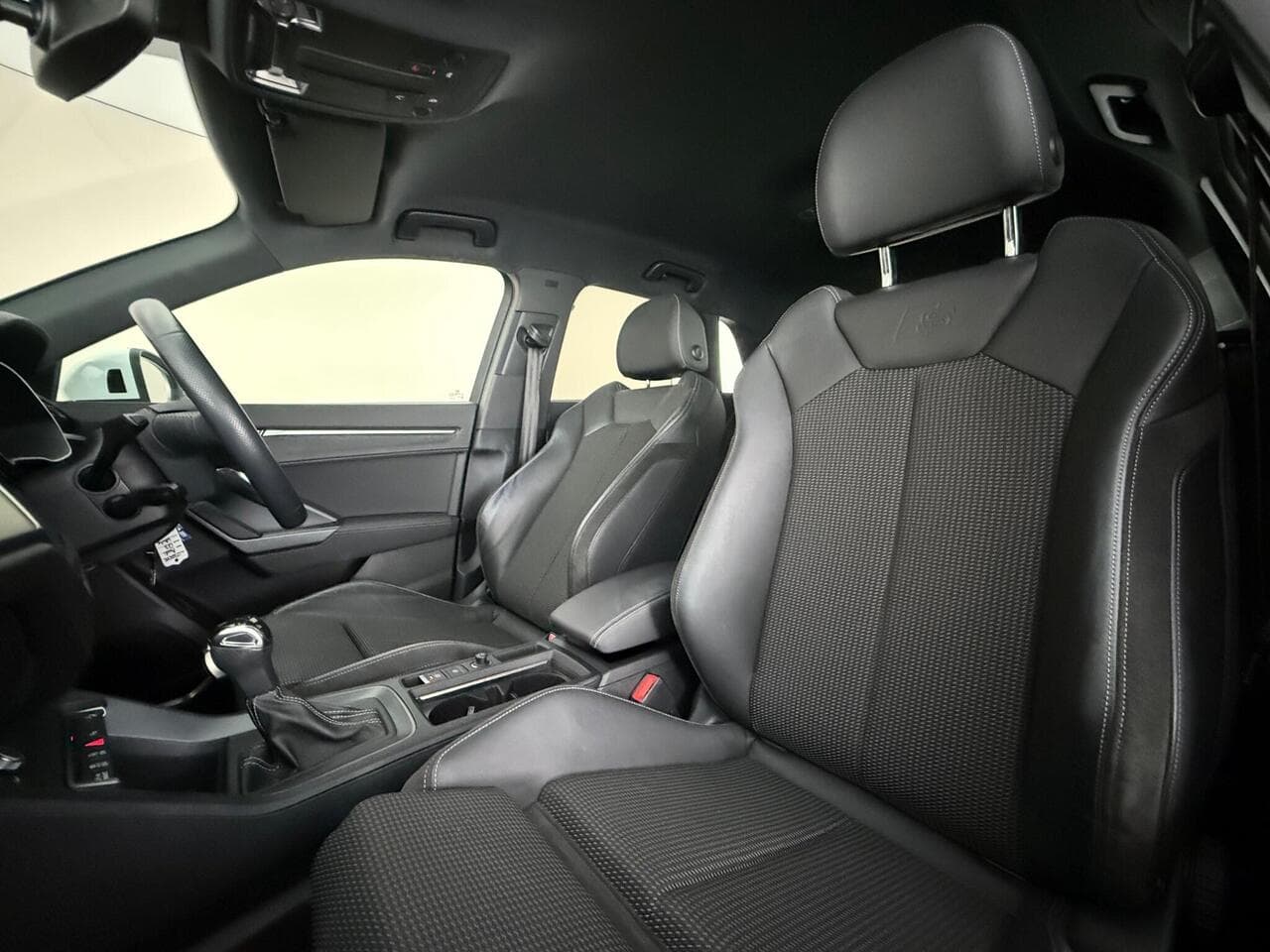Audi Q3 thumbnail Seat Front Passenger