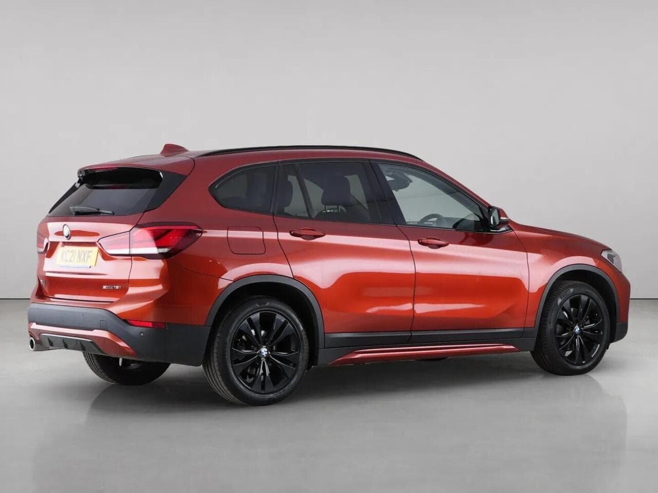 BMW X1 thumbnail Front Right