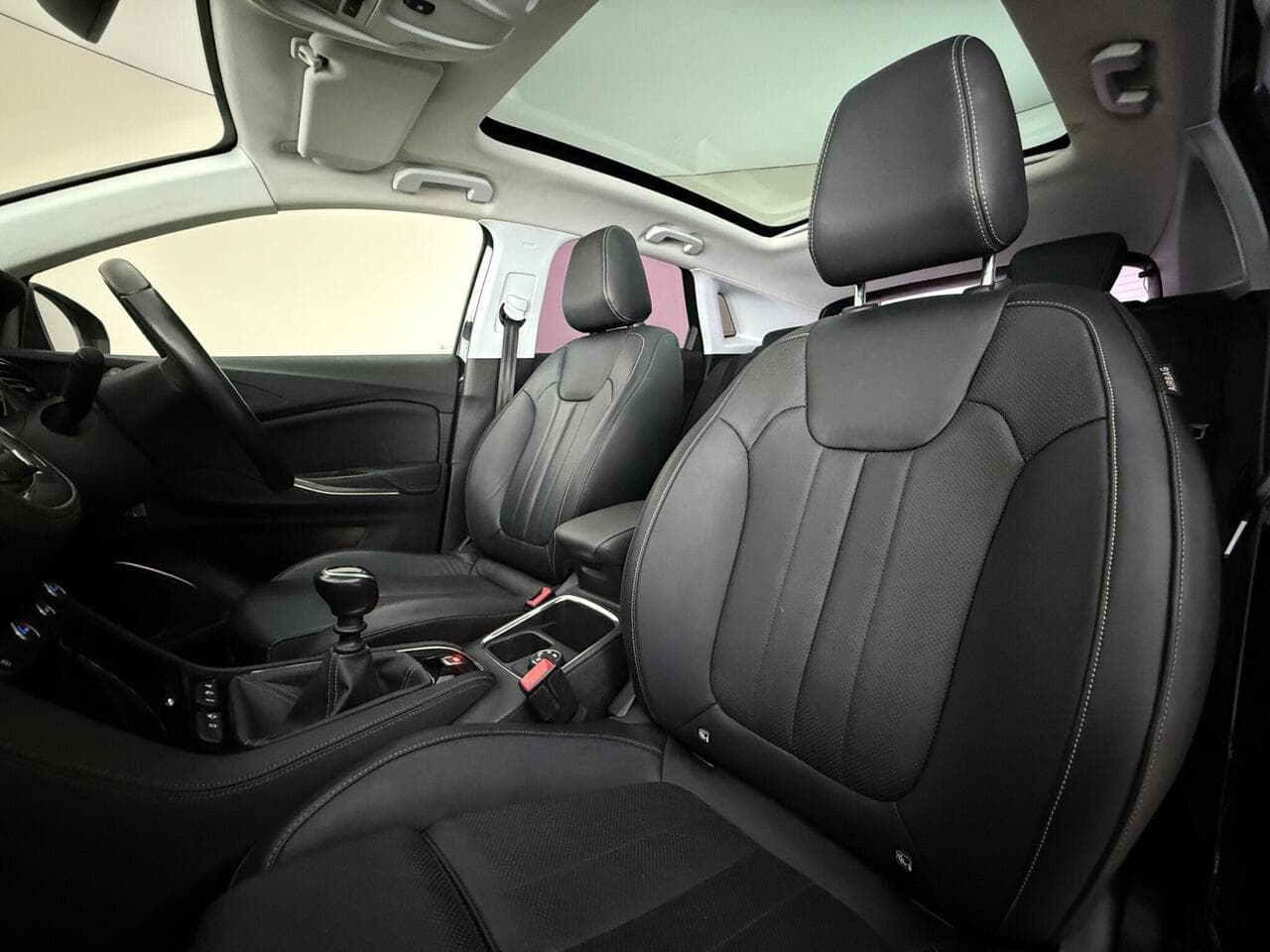 Vauxhall Grandland X thumbnail Seat Front Passenger