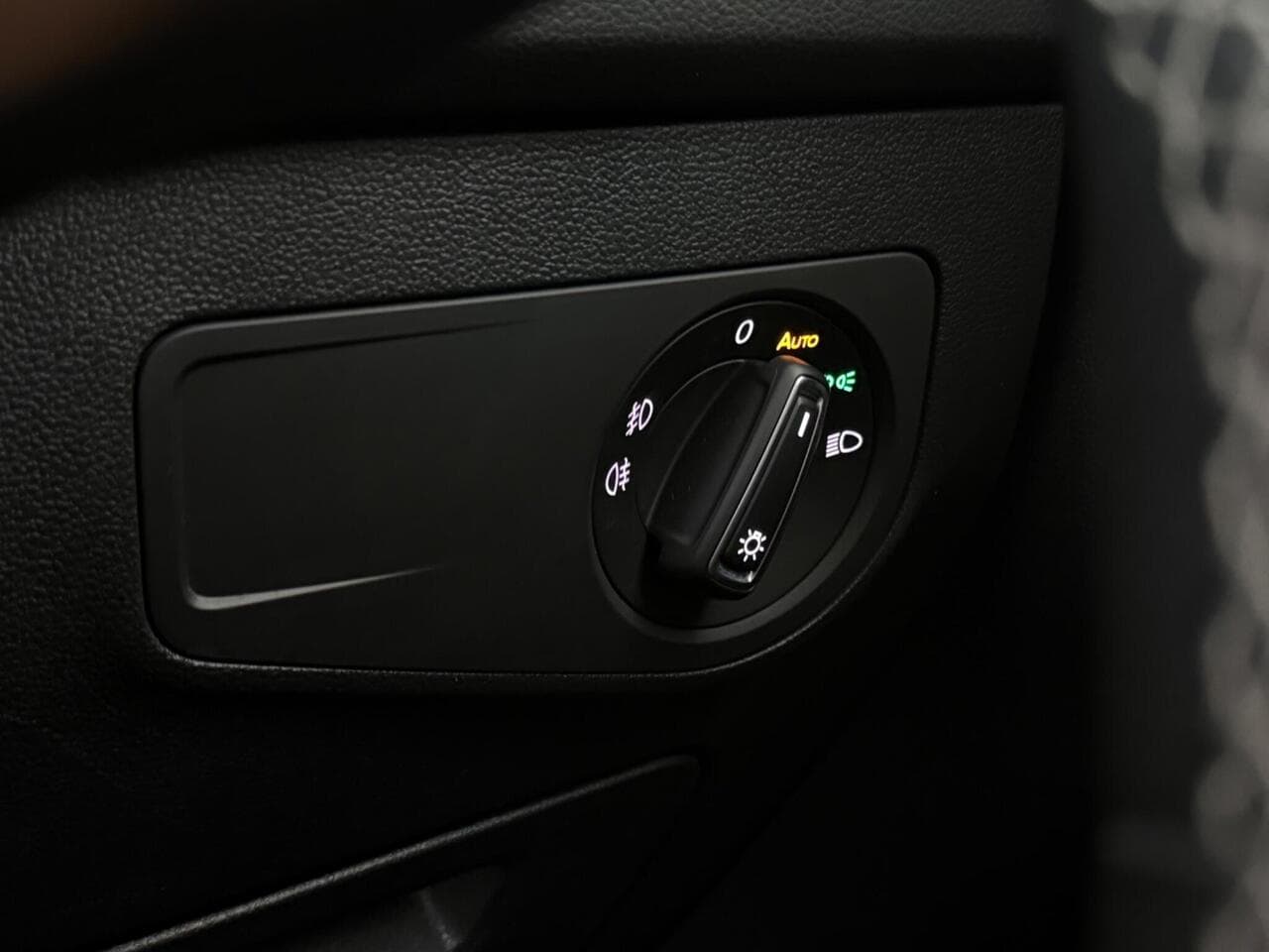 Volkswagen Tiguan Allspace thumbnail Misc Controls