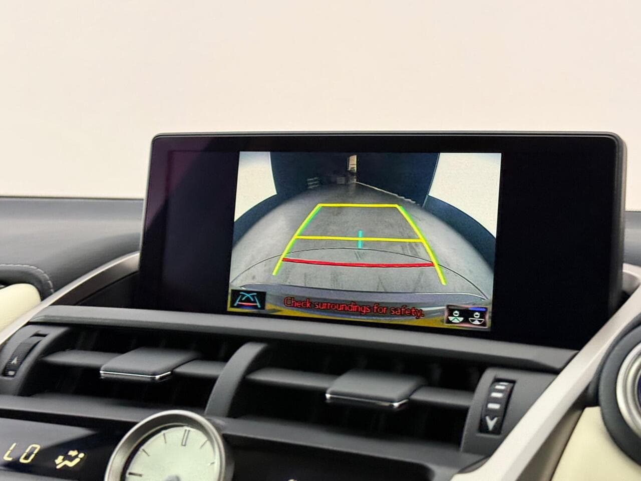 Lexus NX thumbnail Infotainment System