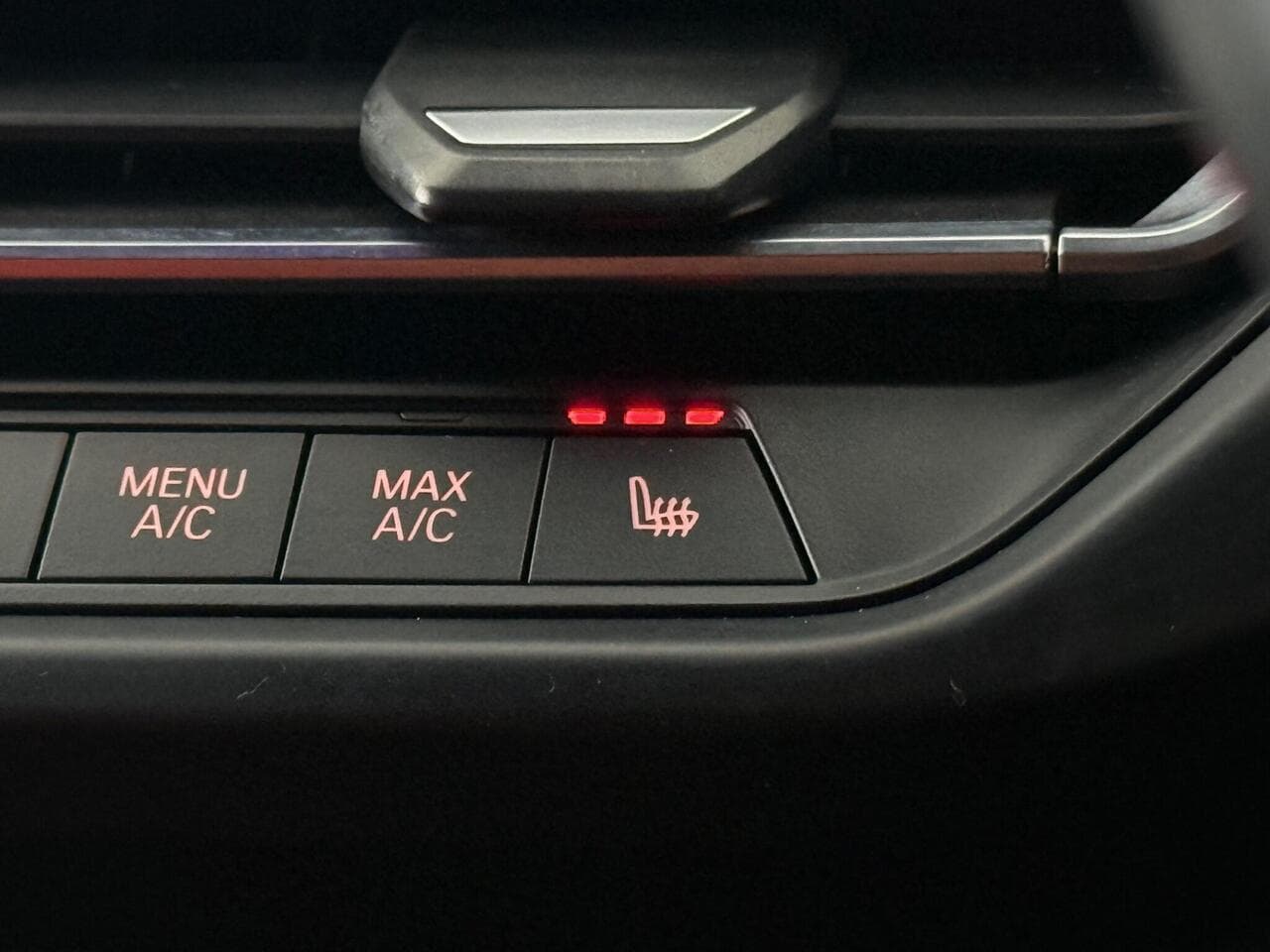 BMW 1 Series thumbnail Misc Controls