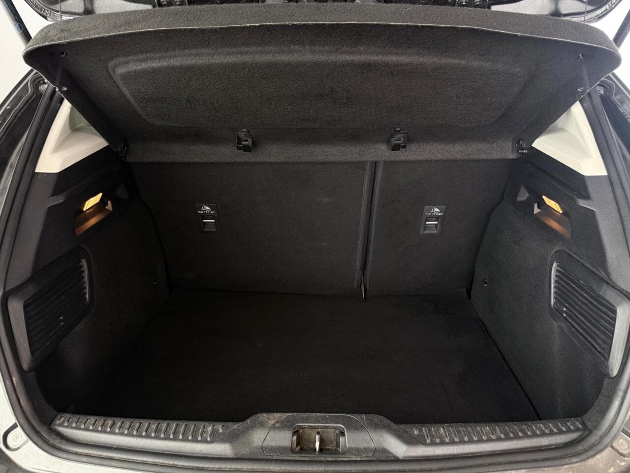 Ford Focus thumbnail Boot