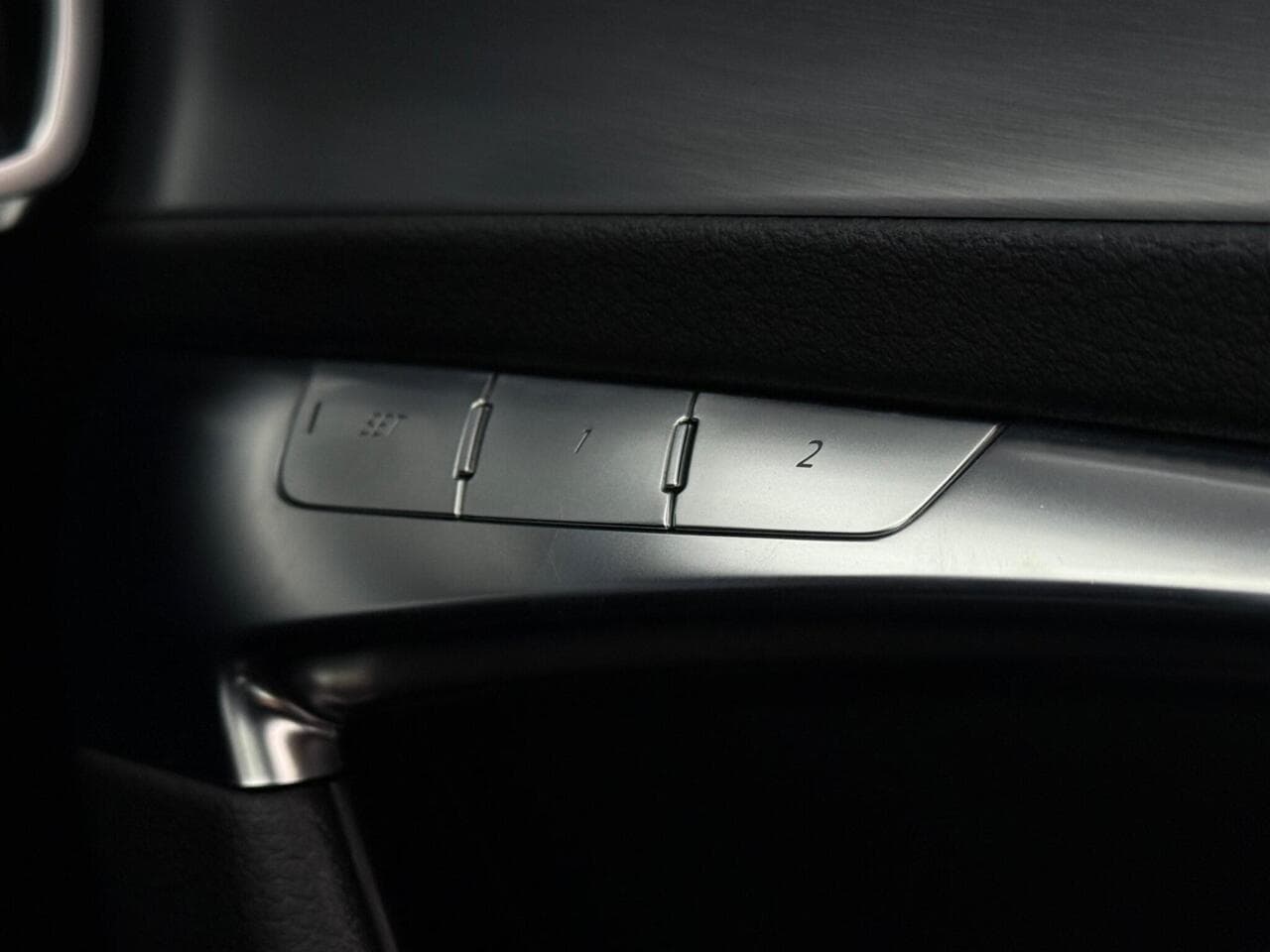 Audi A6 Saloon thumbnail Misc Controls