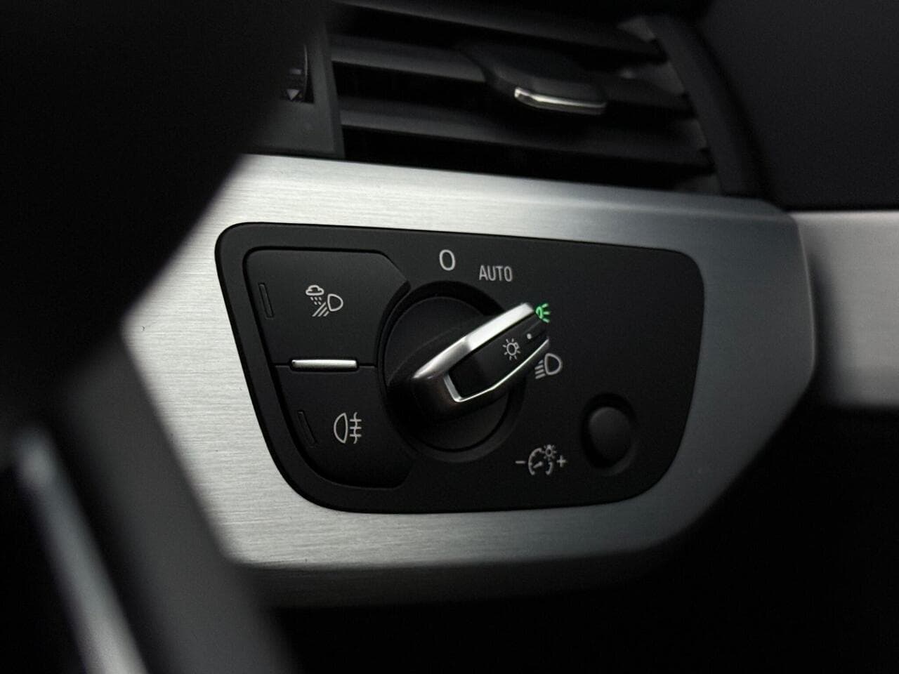 Audi A4 Avant thumbnail Misc Controls