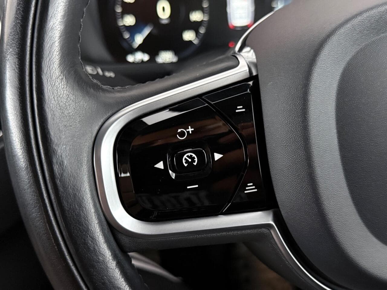 Volvo XC90 thumbnail Misc Controls