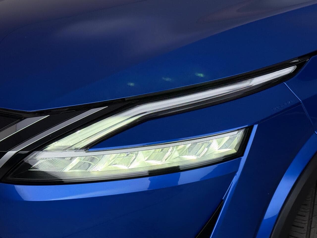 Nissan Qashqai thumbnail Badge Exterior