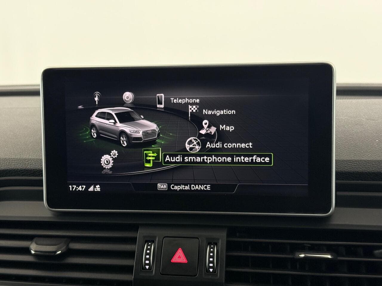 Audi Q5 thumbnail Infotainment System