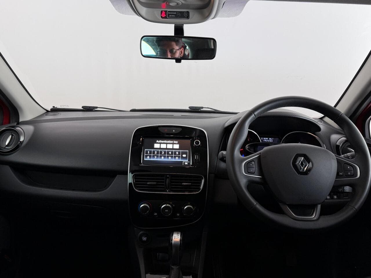 Renault Clio thumbnail Interior Front