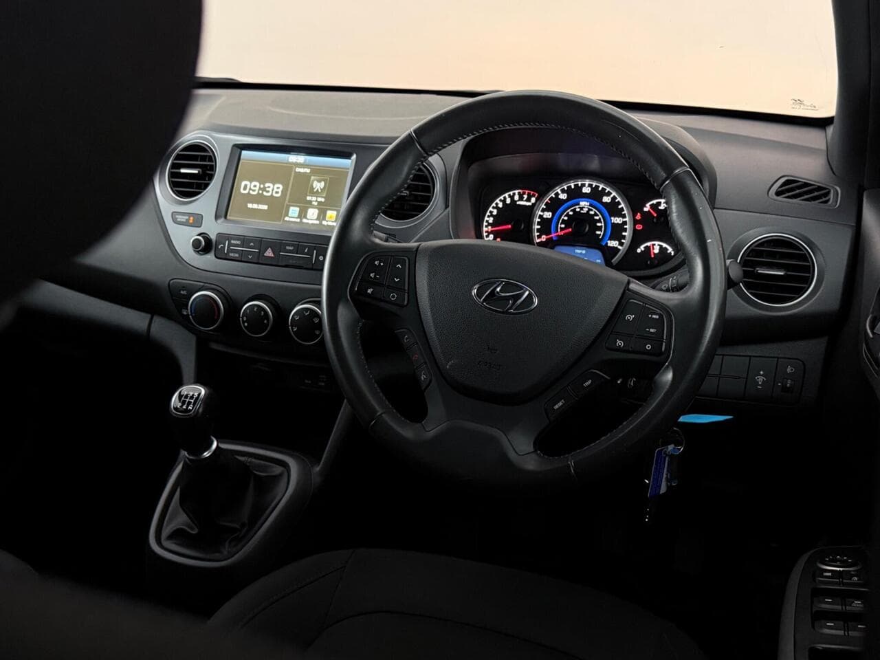Hyundai i10 thumbnail Steering Wheel