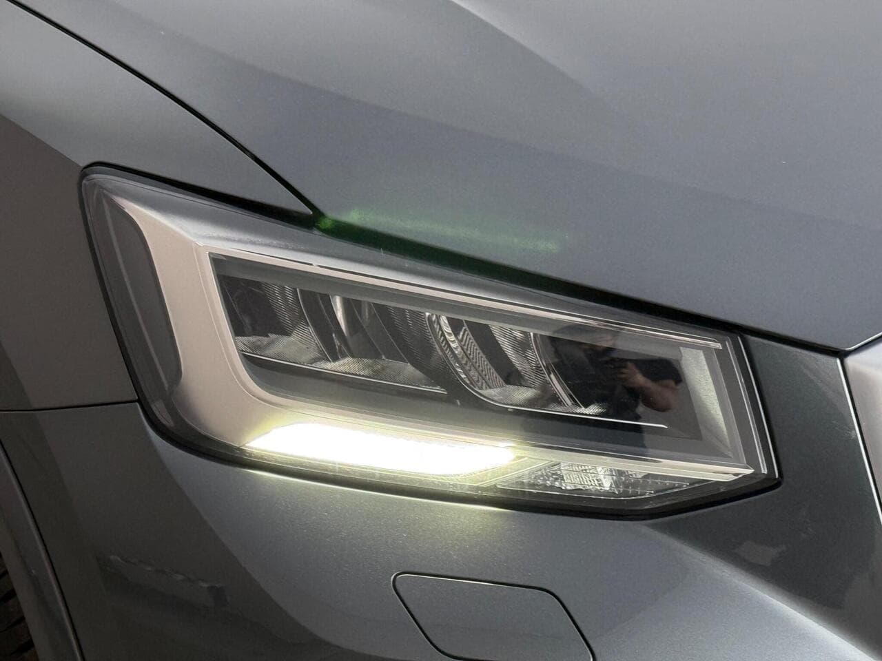 Audi Q2 thumbnail Lights Front