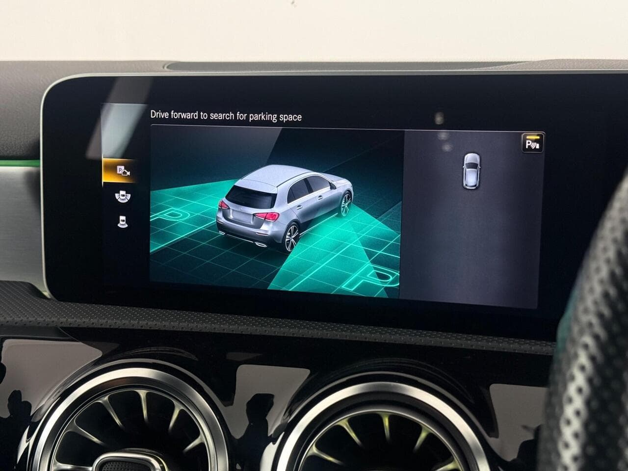 Mercedes-Benz A Class thumbnail Infotainment System