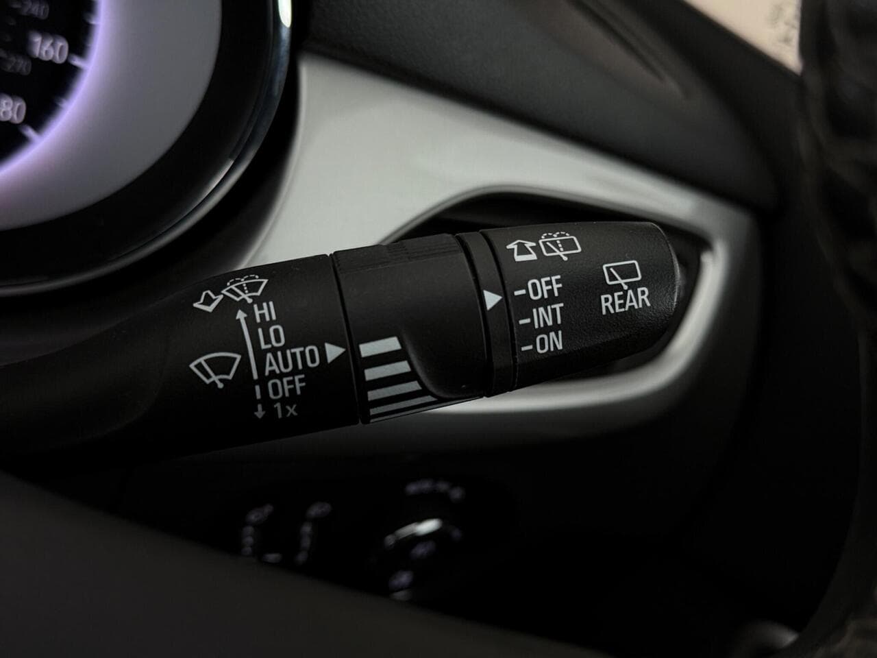 Vauxhall Astra thumbnail Misc Controls