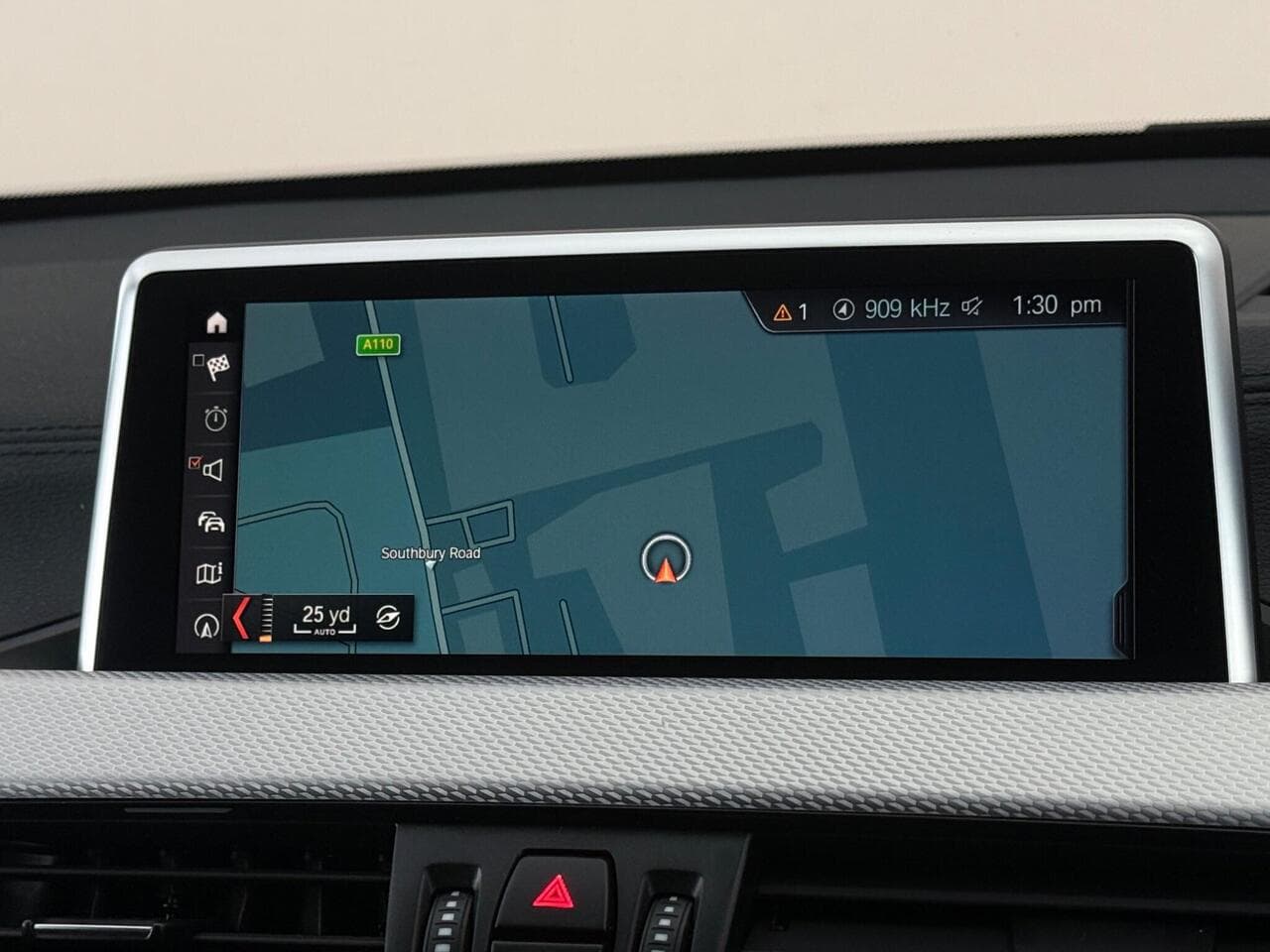 BMW X1 thumbnail Infotainment System