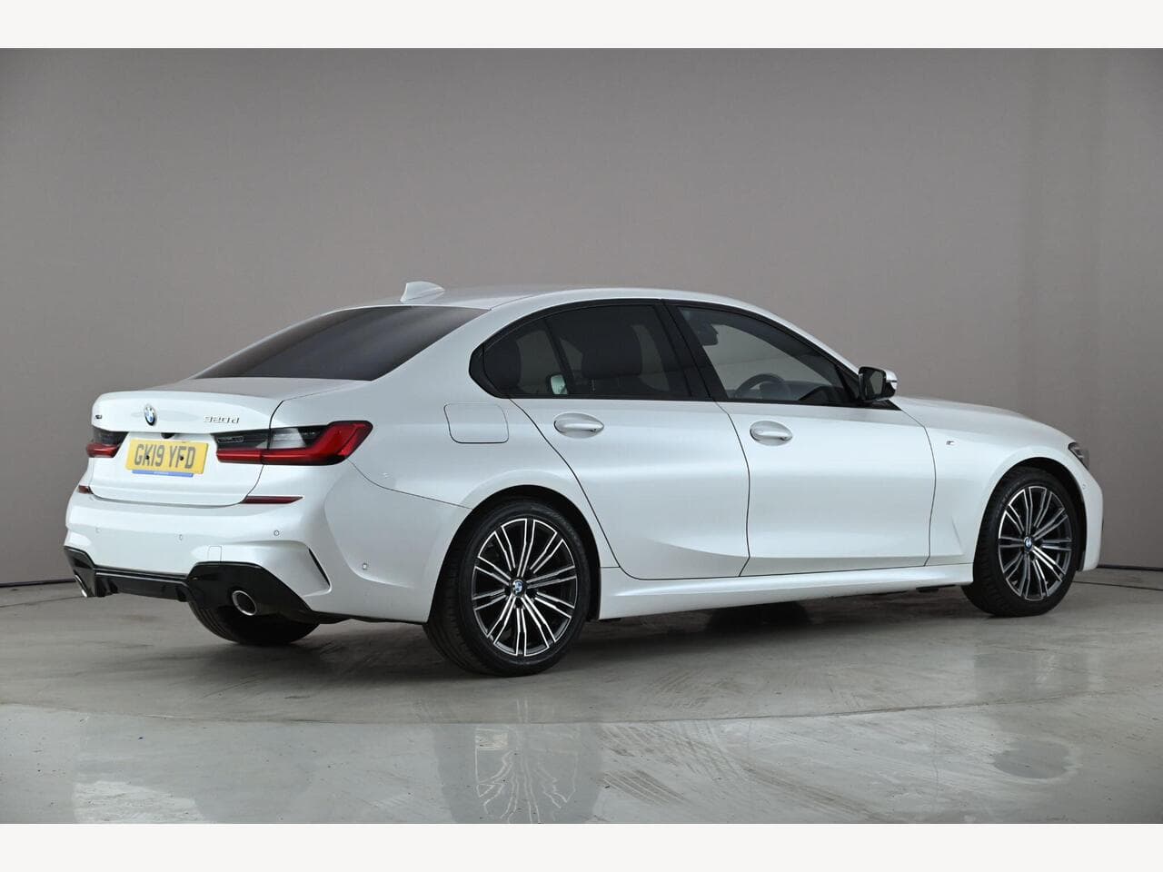 BMW 3 Series thumbnail Rear Right