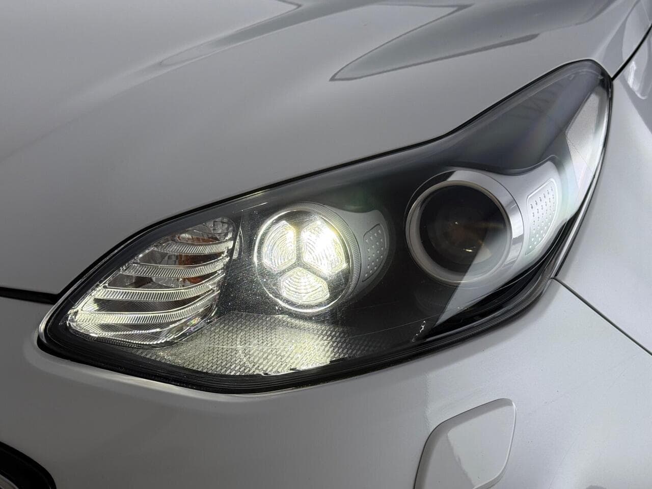 Kia Sportage thumbnail Lights Front