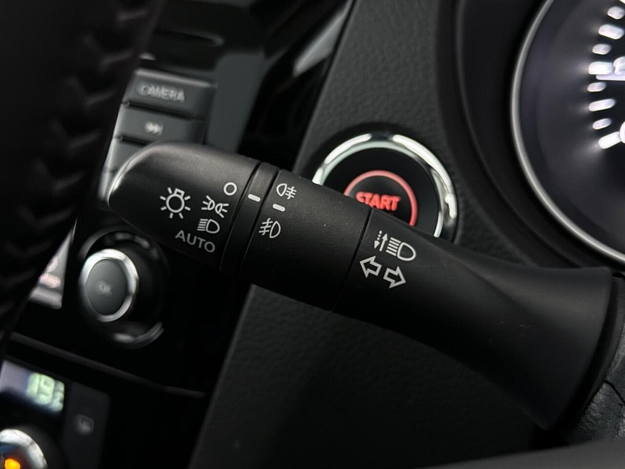 Nissan Qashqai thumbnail Misc Controls