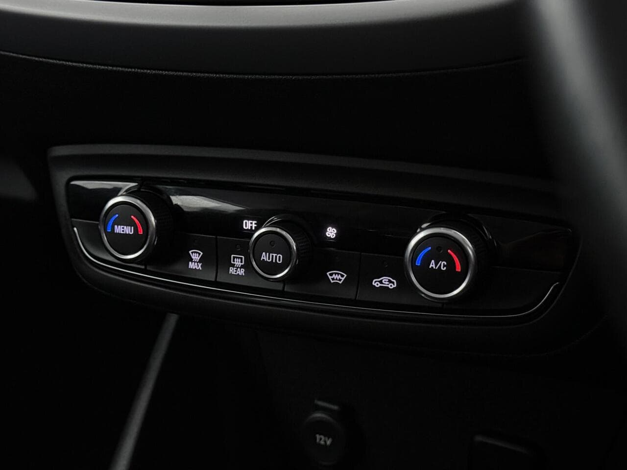Vauxhall Crossland X thumbnail Misc Controls