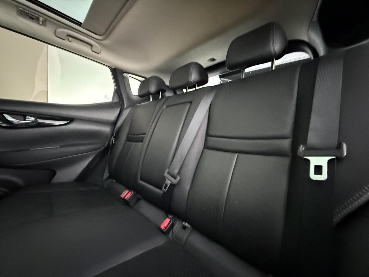 Nissan Qashqai thumbnail Seats Rear