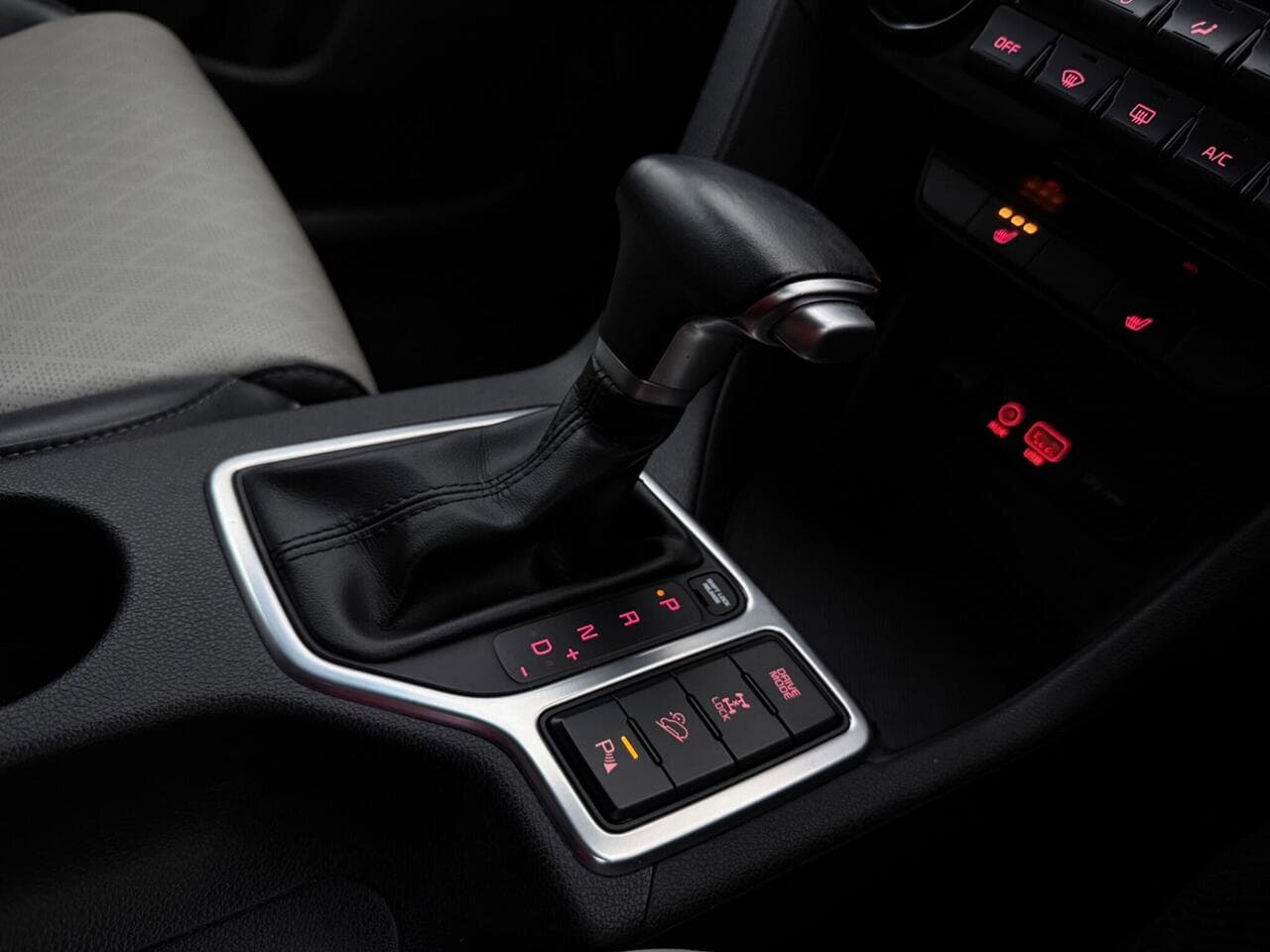 Kia Sportage thumbnail Interior Front