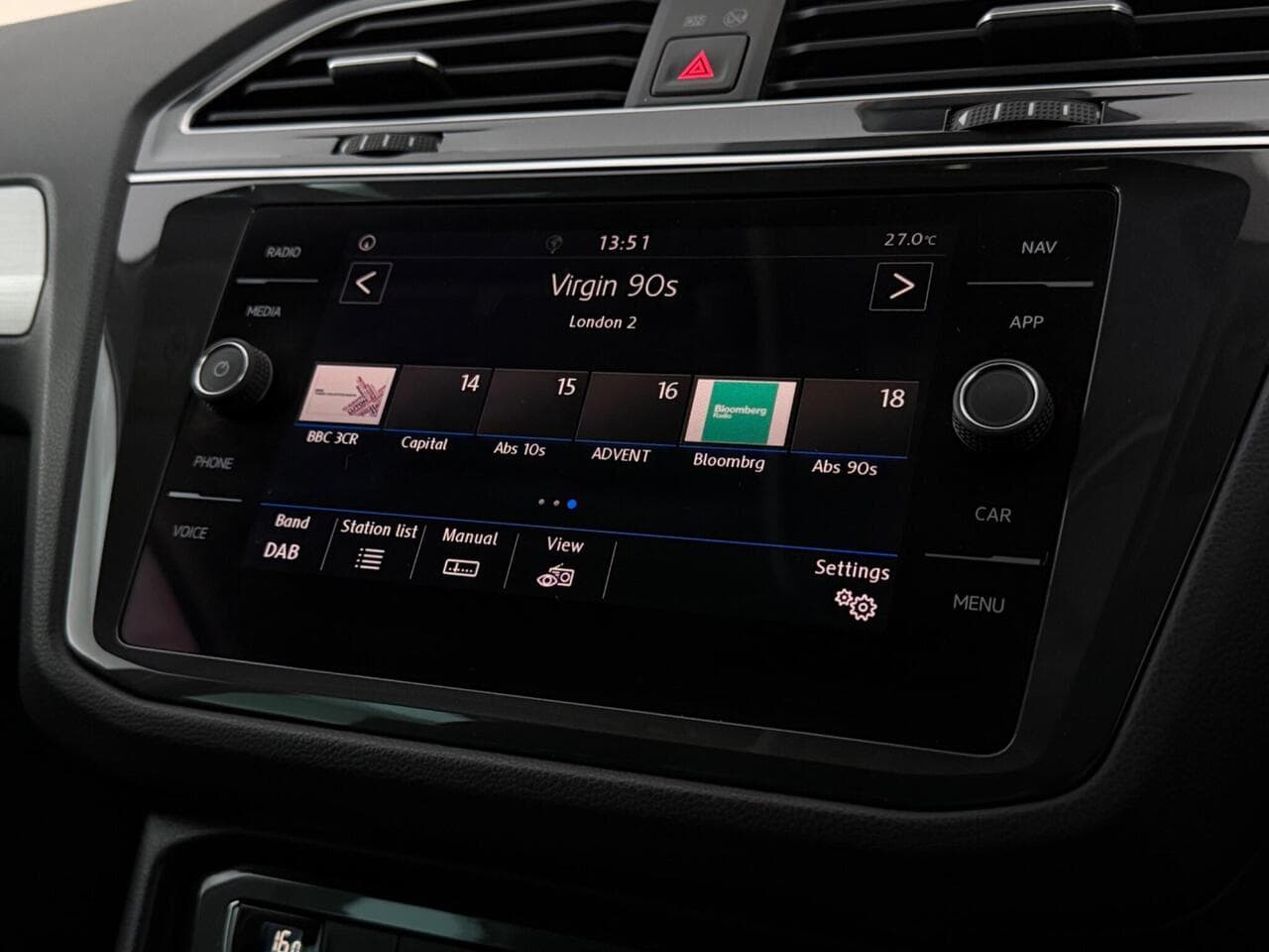 Volkswagen Tiguan thumbnail Infotainment System