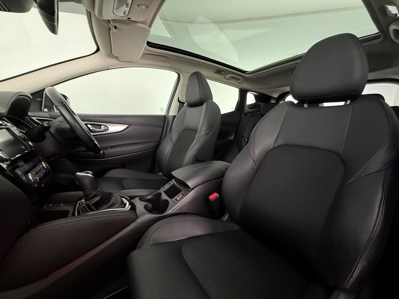 Nissan Qashqai thumbnail Seat Front Passenger