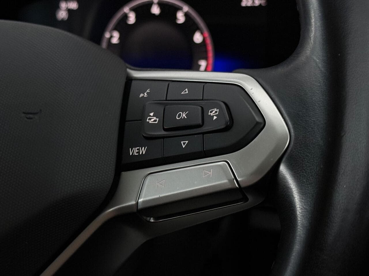 Volkswagen T-Roc thumbnail Misc Controls