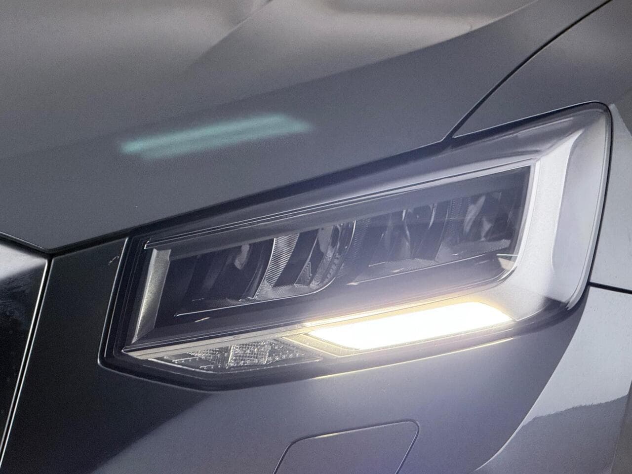 Audi Q2 thumbnail Lights Front