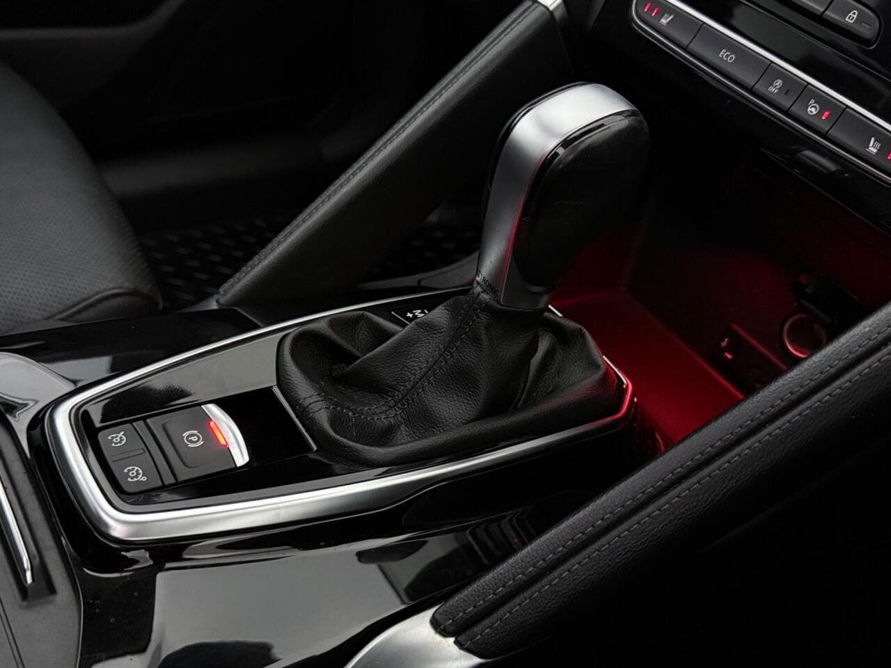 Renault Koleos thumbnail Interior Front