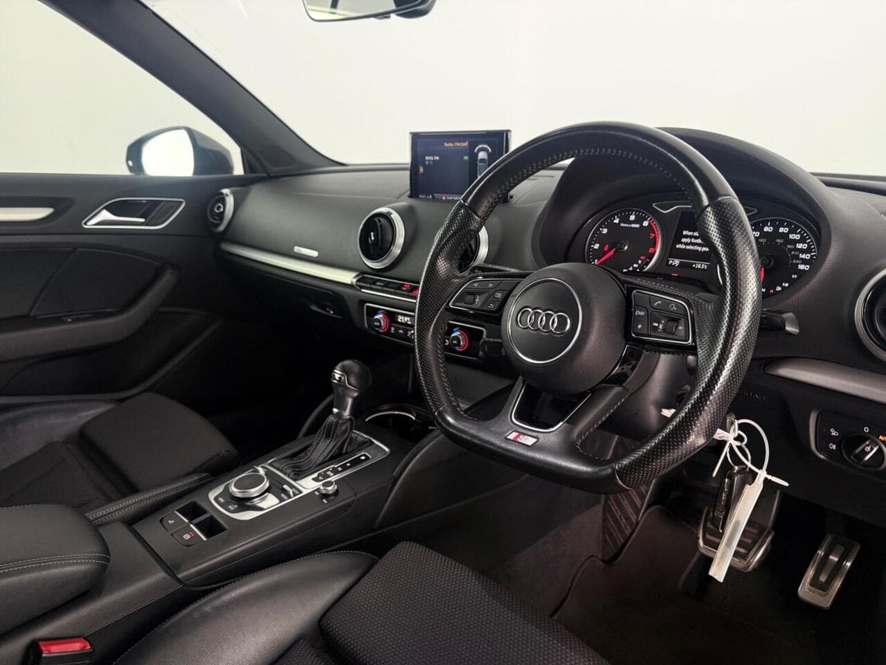 Audi A3 Cabriolet thumbnail Interior Front