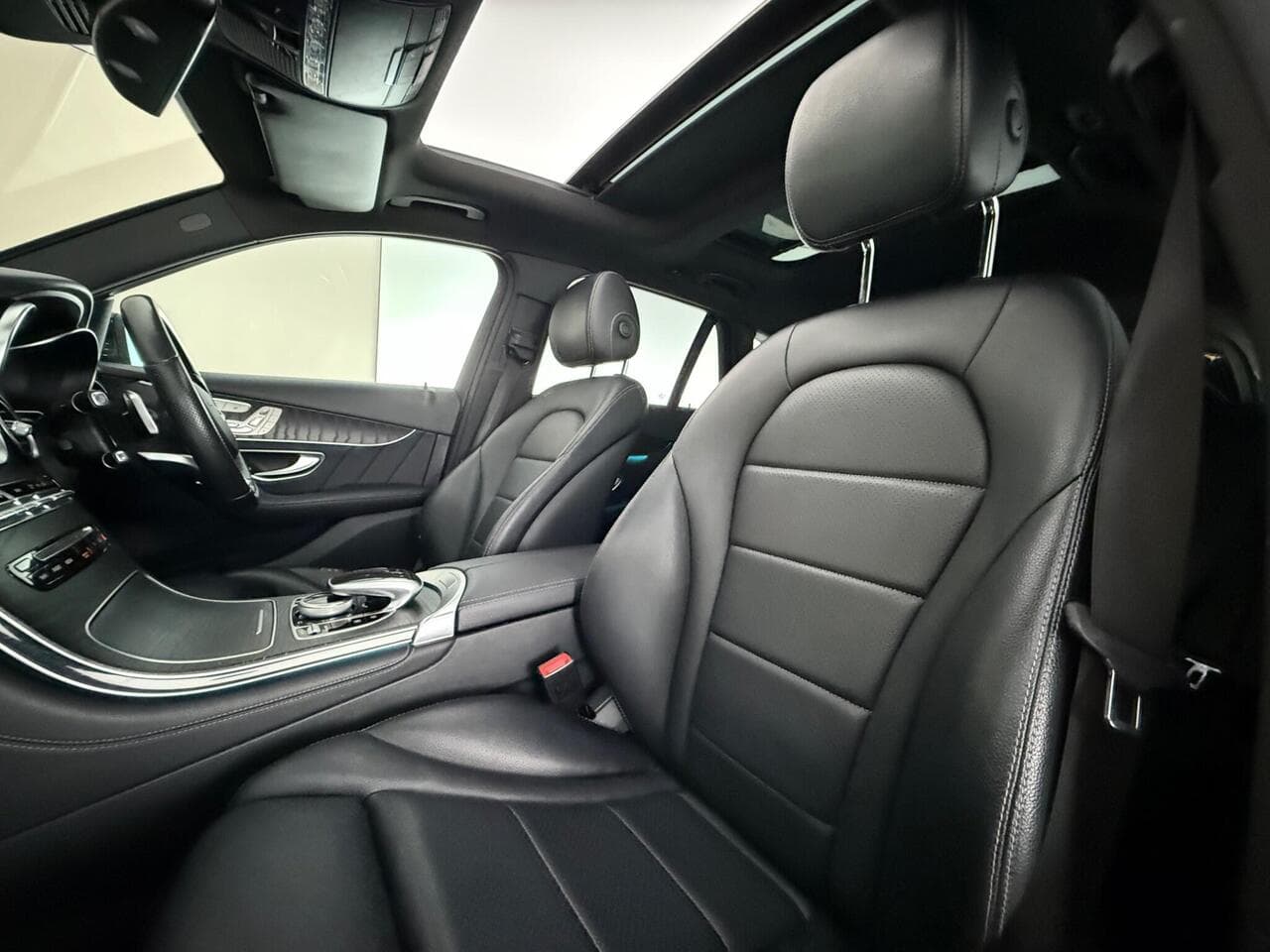 Mercedes-Benz GLC thumbnail Seat Front Passenger