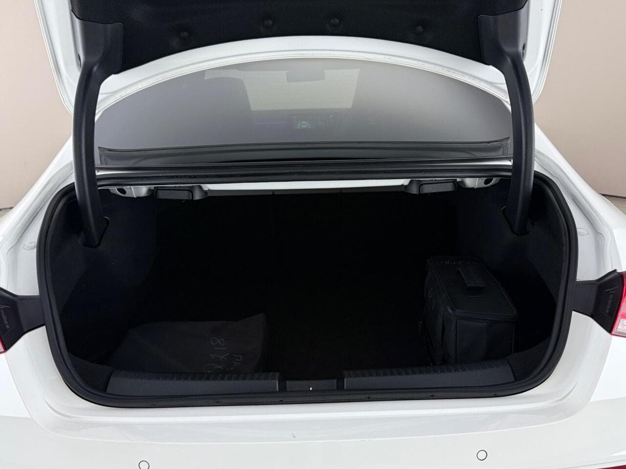 Mercedes-Benz CLA thumbnail Boot