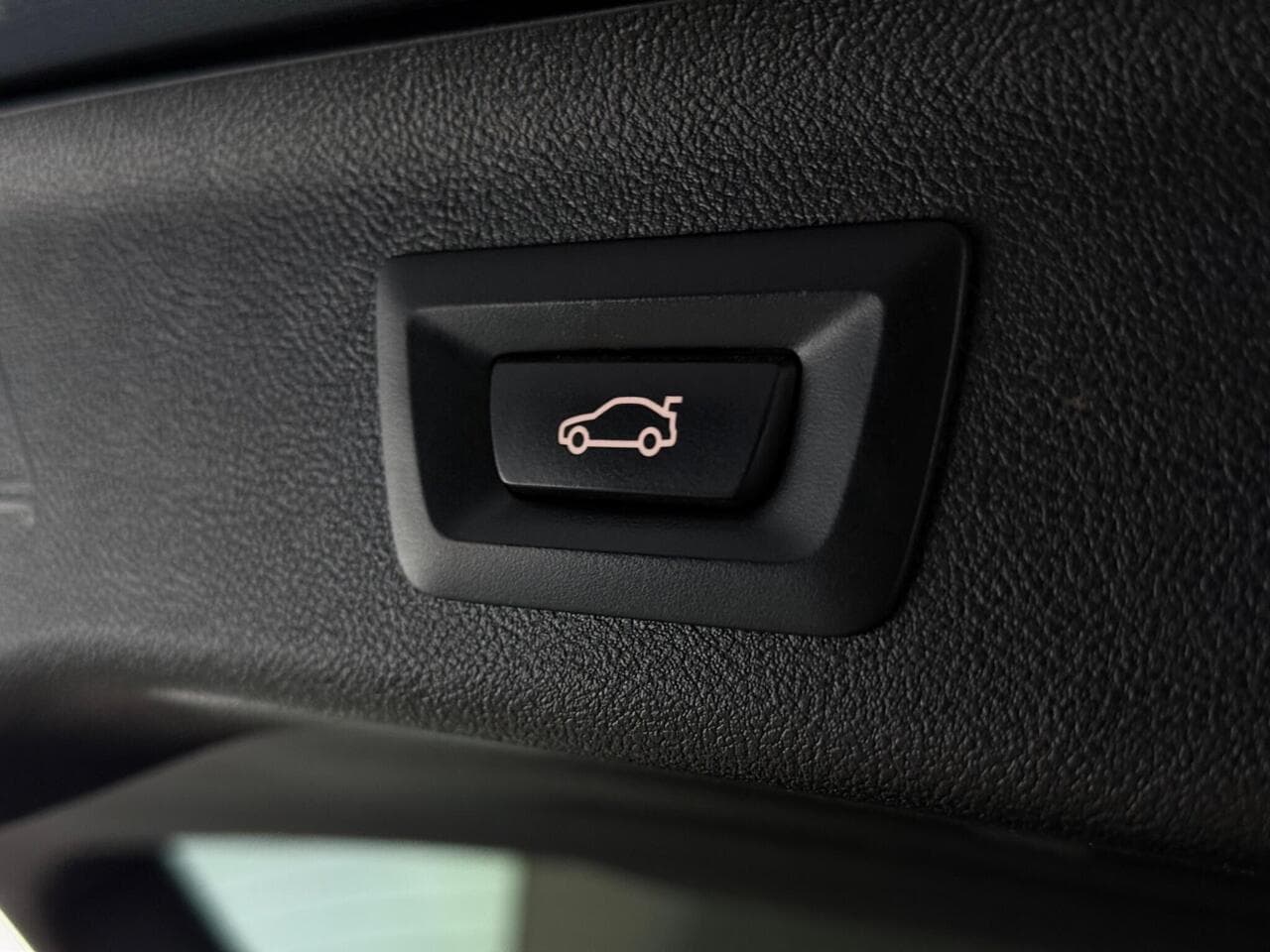 BMW 5 Series thumbnail Misc Controls