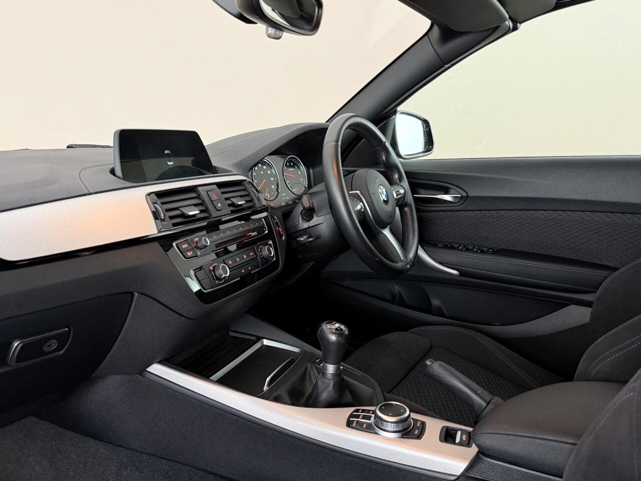 BMW 2 Series thumbnail Interior Front